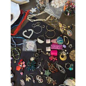 SOLD ON ANOTHER PLATFORM 2lb Mixed Jewelry Pieces; Broken, Discolored